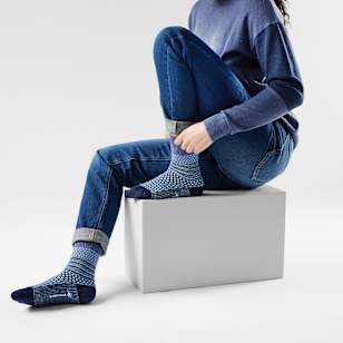 Everyday Cozy Popcorn Cable Crew Socks - Serene Blue