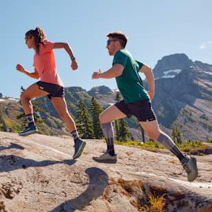 Run Compression Over The Calf Socks - Medium Gray
